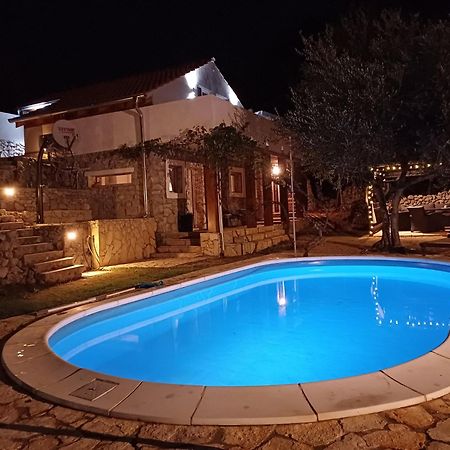 Holiday House Pulina ปูนัต ภายนอก รูปภาพ