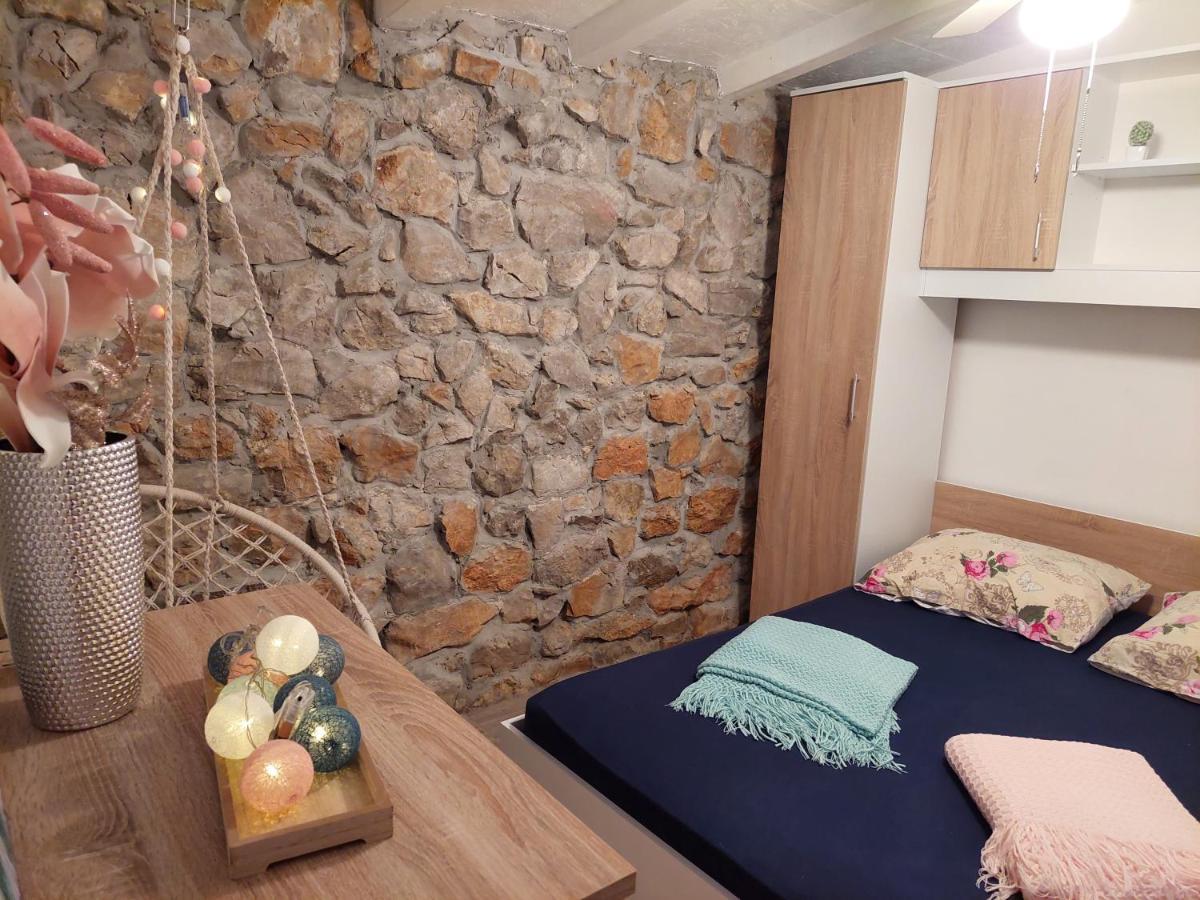 Holiday House Pulina ปูนัต ภายนอก รูปภาพ