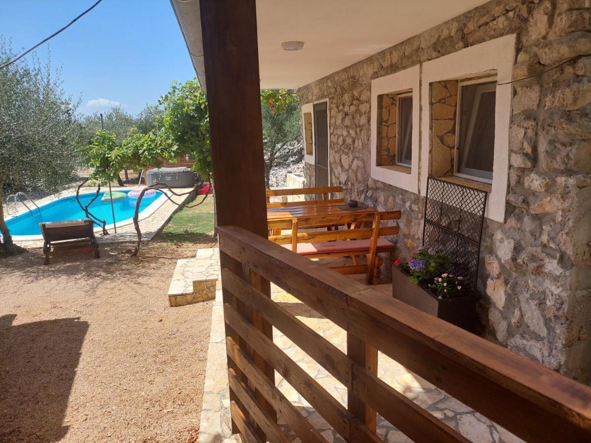 Holiday House Pulina ปูนัต ภายนอก รูปภาพ